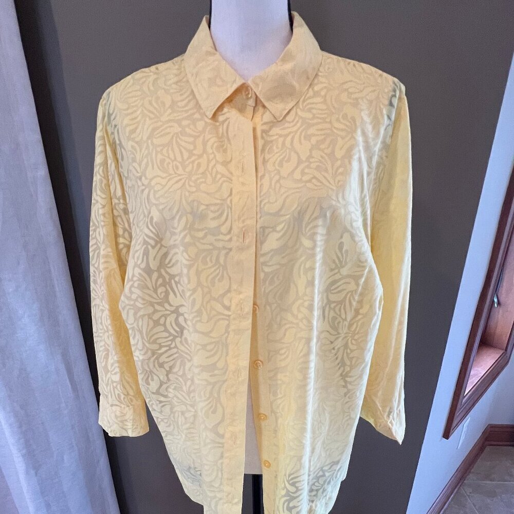 Studio Works Yellow Sheer with floral like design button down blouse, Size 2X